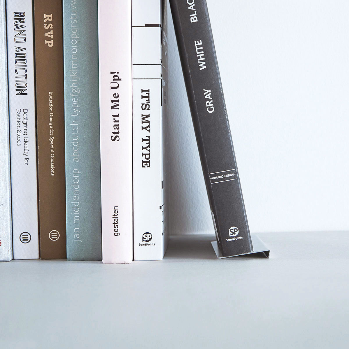 写真集を毎日の景色に。SOGU|9° BOOK STOPPER(2個セット送料無料)