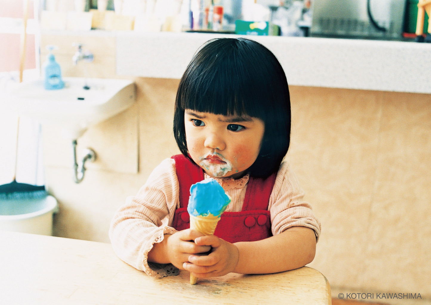 川島小鳥 写真集 「未来ちゃん」(新装版 / 送料無料)