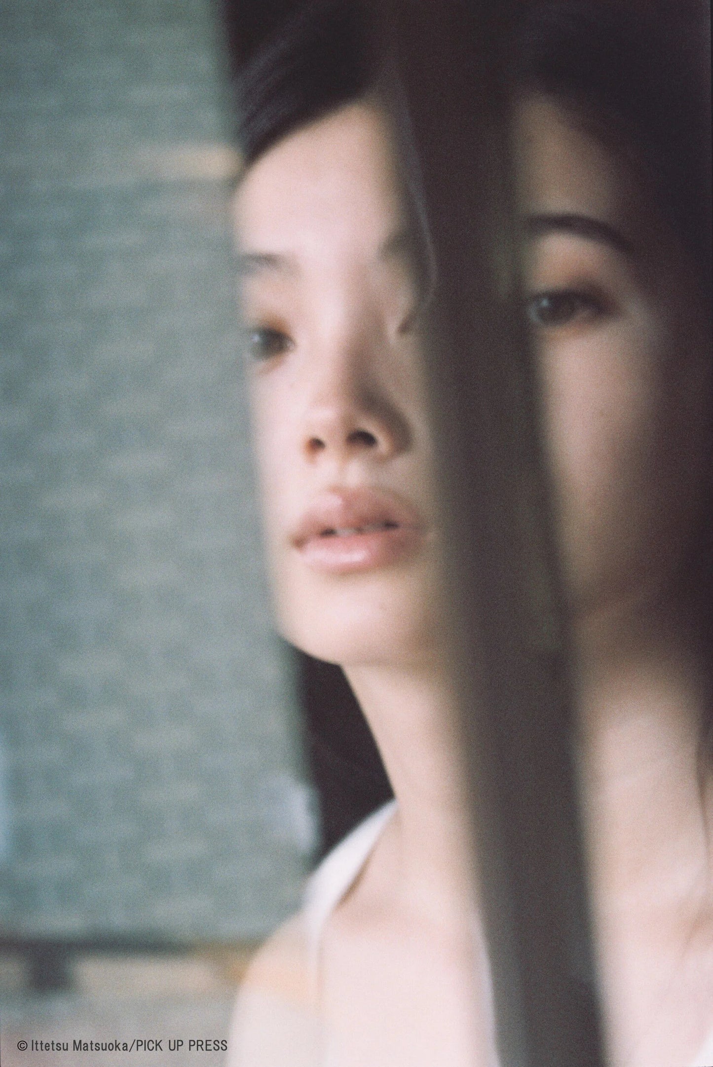 写真家 松岡⼀哲 撮影 南琴奈ファースト写真集「ITTETSU MATSUOKA × KOTONA MINAMI」(送料無料)