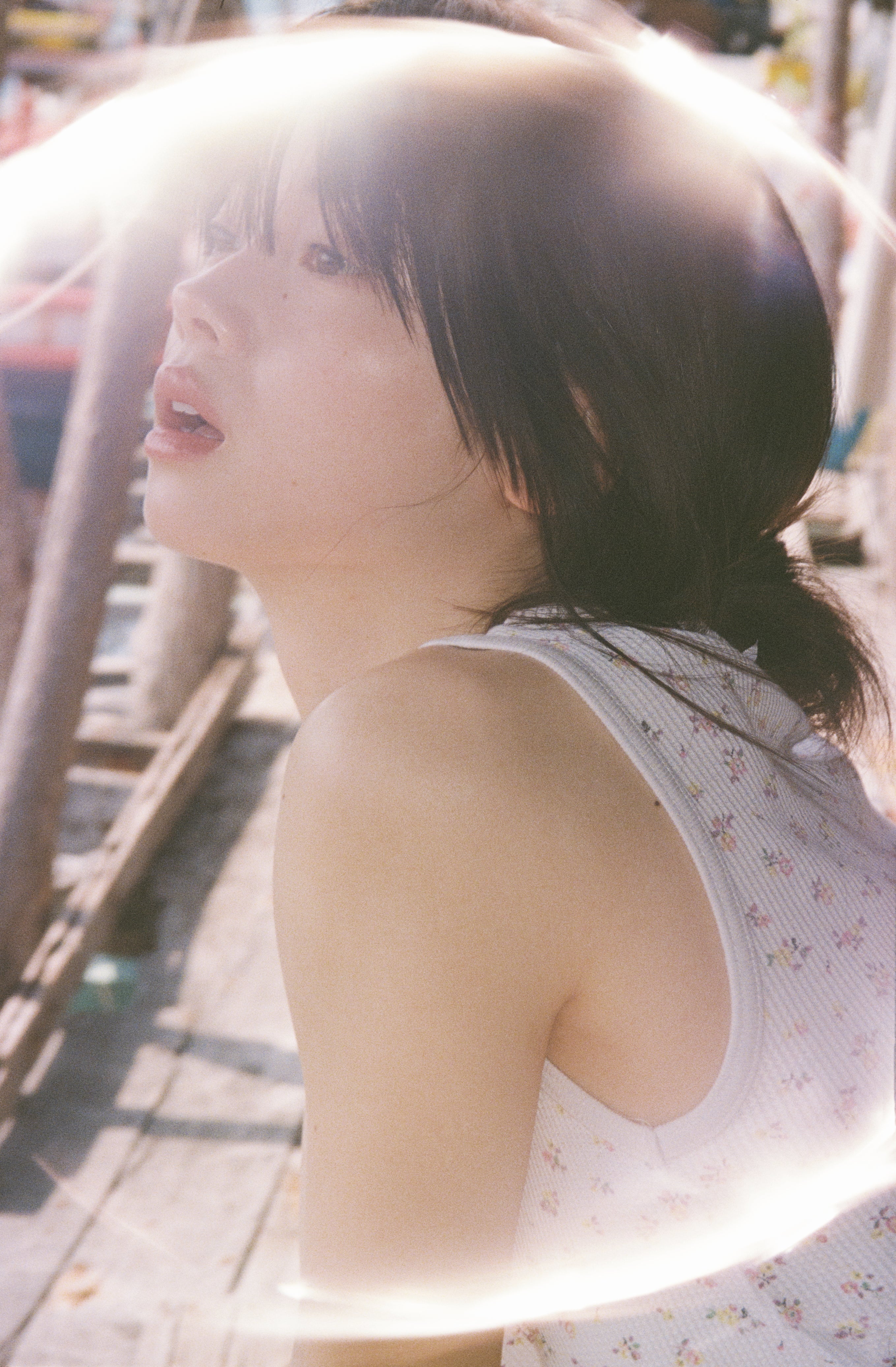 写真家 松岡⼀哲 撮影 写真集 「水光 南琴奈」 – GENIC SHOP