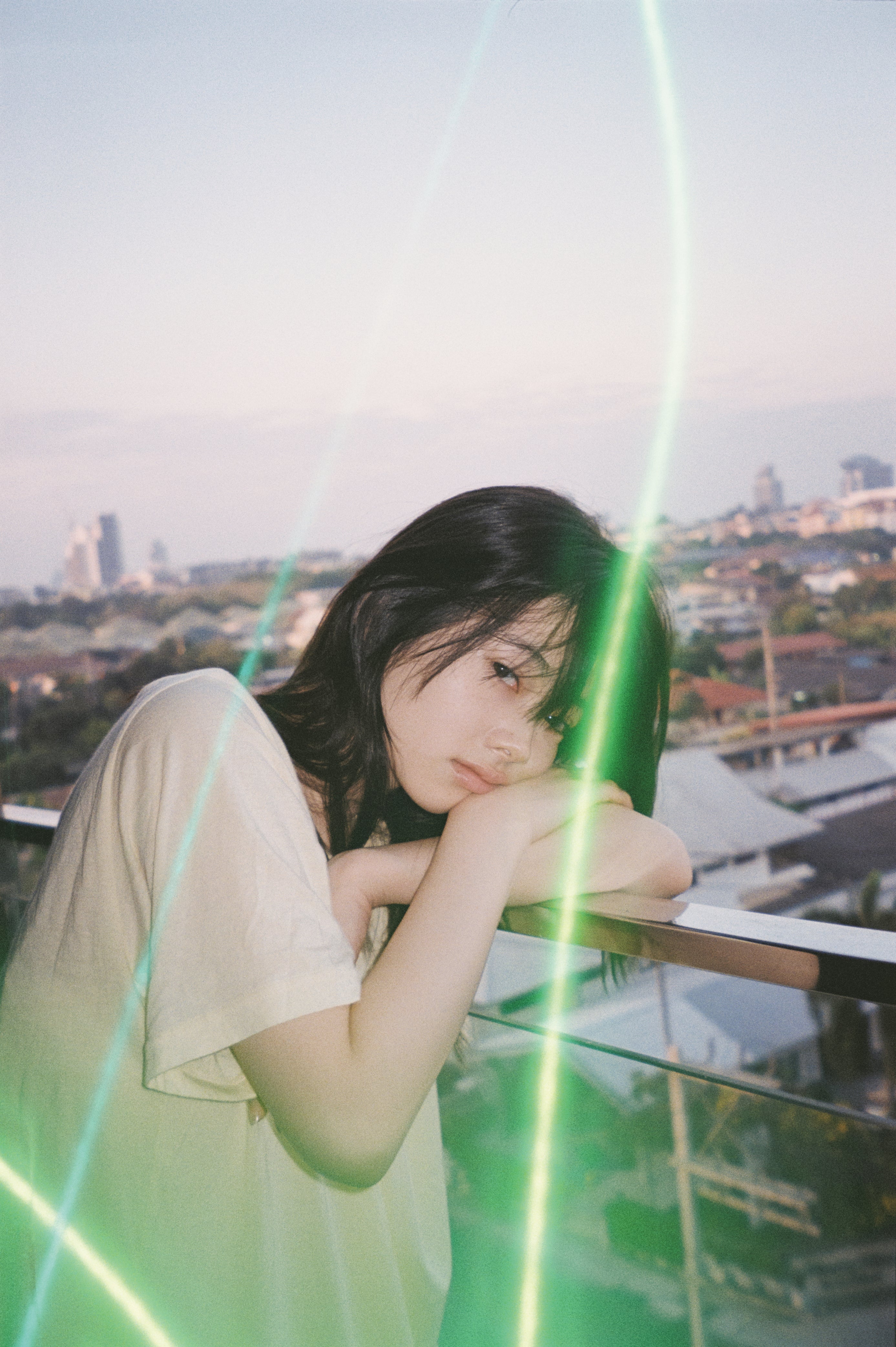 写真家 松岡⼀哲 撮影 写真集 「水光 南琴奈」 – GENIC SHOP