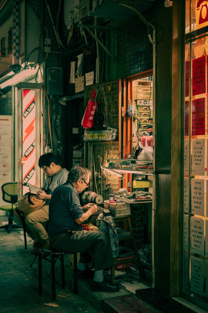 Koji Ueda | Lightroom Presets "Backstreet Cinema" and "Warm Teal Negative Classic"