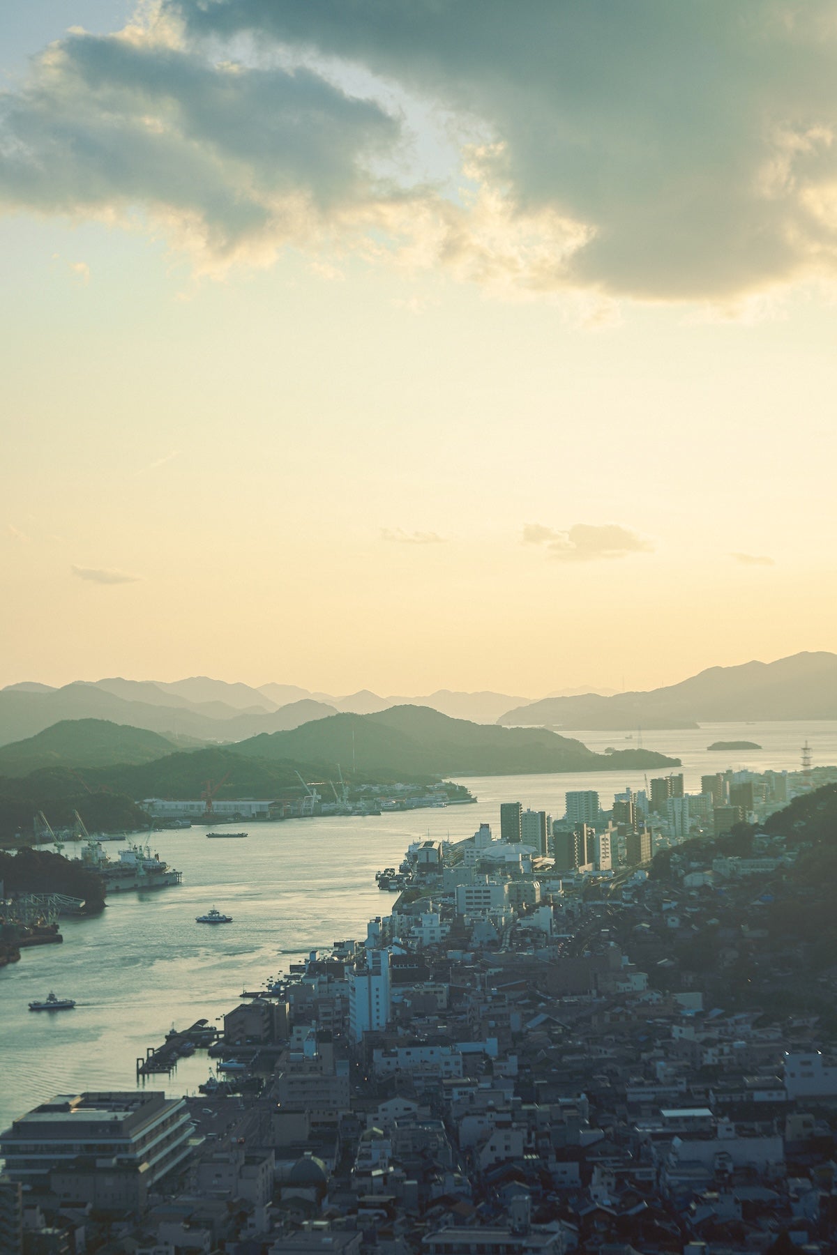 土居夏実｜最新版 Lightroomプリセット「Blue film」「Orange film」