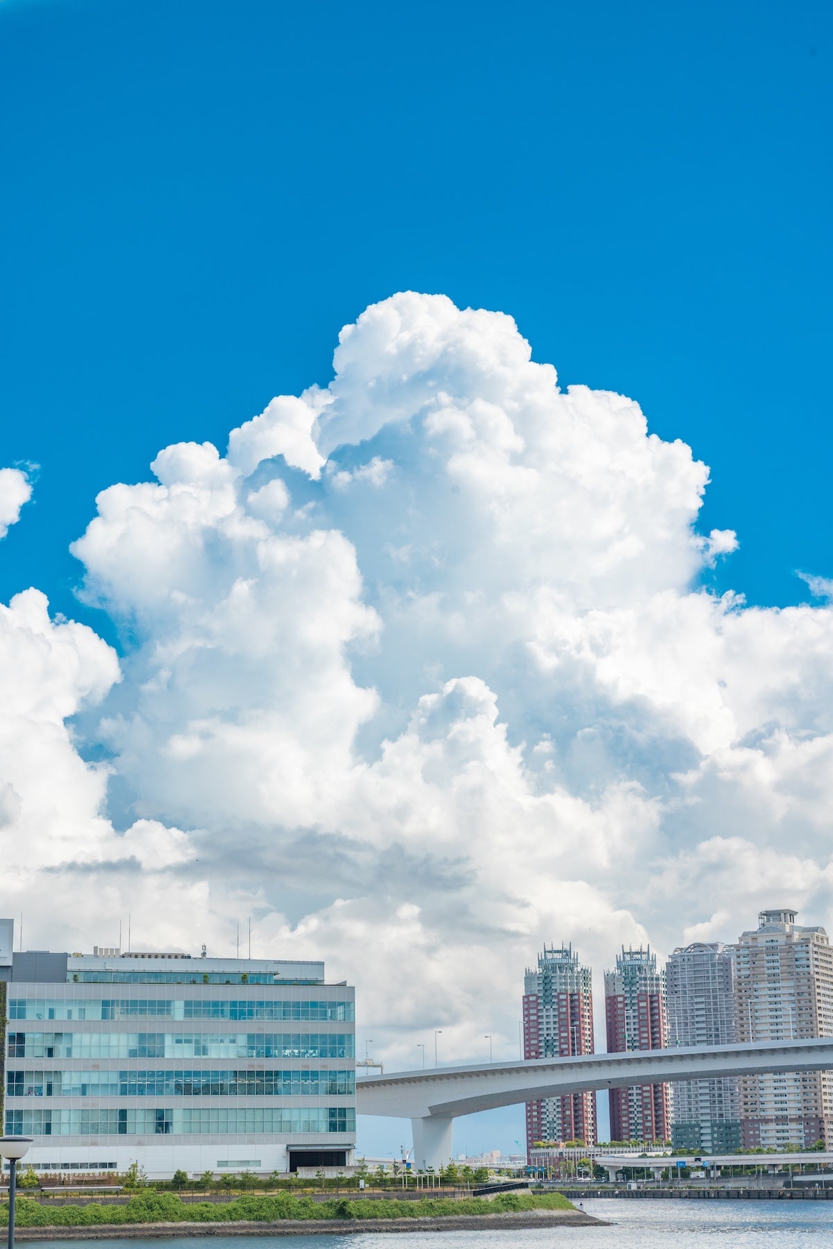 Shota｜最新版 Lightroomプリセット「bright reflection」「summer blue」