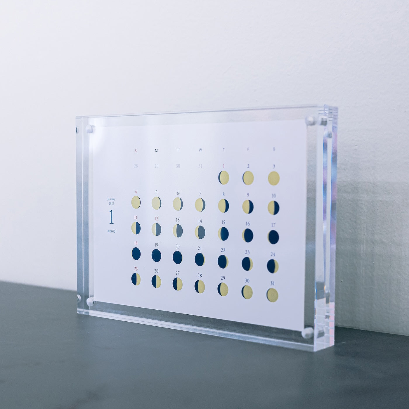 GENICオリジナル ムーンカレンダー2026（Photo：岩倉しおり）