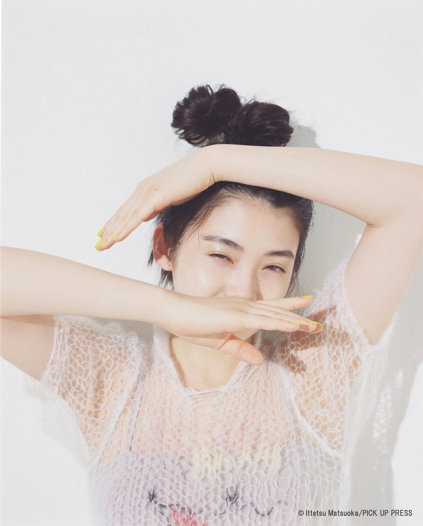 写真家 松岡⼀哲 撮影 南琴奈ファースト写真集「ITTETSU MATSUOKA × KOTONA MINAMI」（送料無料）